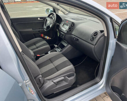 Синий Фольксваген Гольф Плюс, объемом двигателя 1.4 л и пробегом 225 тыс. км за 7000 $, фото 13 на Automoto.ua