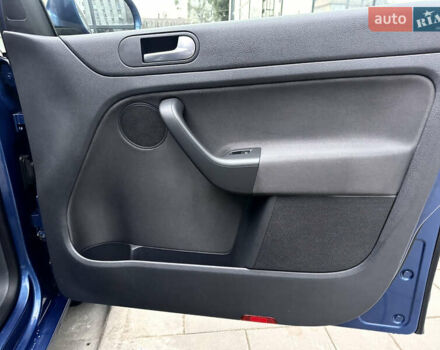 Синій Фольксваген Golf Plus, об'ємом двигуна 1.6 л та пробігом 181 тис. км за 8650 $, фото 18 на Automoto.ua