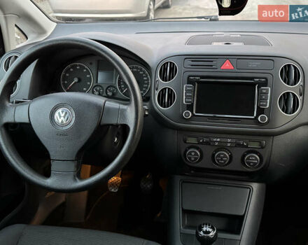 Синий Фольксваген Гольф Плюс, объемом двигателя 1.6 л и пробегом 241 тыс. км за 6700 $, фото 43 на Automoto.ua