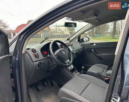 Синий Фольксваген Гольф Плюс, объемом двигателя 1.6 л и пробегом 217 тыс. км за 6200 $, фото 31 на Automoto.ua