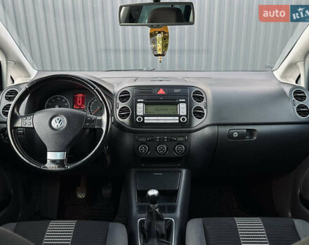 Синий Фольксваген Гольф Плюс, объемом двигателя 1.6 л и пробегом 174 тыс. км за 6350 $, фото 52 на Automoto.ua
