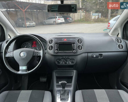Синий Фольксваген Гольф Плюс, объемом двигателя 1.4 л и пробегом 268 тыс. км за 6799 $, фото 21 на Automoto.ua