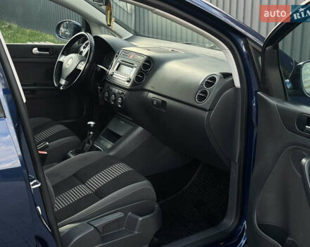 Синий Фольксваген Гольф Плюс, объемом двигателя 1.6 л и пробегом 174 тыс. км за 6350 $, фото 48 на Automoto.ua