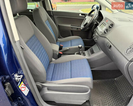 Синій Фольксваген Golf Plus, об'ємом двигуна 1.6 л та пробігом 153 тис. км за 7650 $, фото 74 на Automoto.ua
