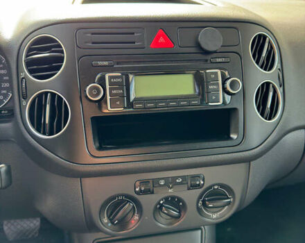 Синій Фольксваген Golf Plus, об'ємом двигуна 1.4 л та пробігом 175 тис. км за 8500 $, фото 29 на Automoto.ua