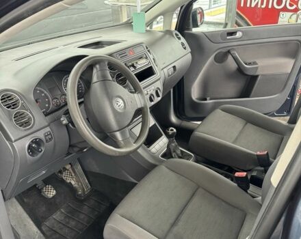 Синий Фольксваген Гольф Плюс, объемом двигателя 1.6 л и пробегом 300 тыс. км за 5900 $, фото 7 на Automoto.ua