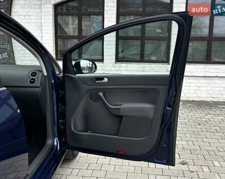 Синий Фольксваген Гольф Плюс, объемом двигателя 1.6 л и пробегом 238 тыс. км за 6850 $, фото 93 на Automoto.ua