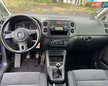 Синий Фольксваген Гольф Плюс, объемом двигателя 1.4 л и пробегом 220 тыс. км за 7200 $, фото 16 на Automoto.ua