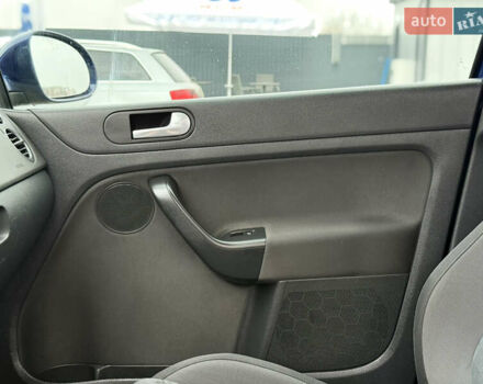 Синій Фольксваген Golf Plus, об'ємом двигуна 1.4 л та пробігом 174 тис. км за 8500 $, фото 52 на Automoto.ua