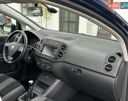 Синий Фольксваген Гольф Плюс, объемом двигателя 1.6 л и пробегом 238 тыс. км за 6850 $, фото 100 на Automoto.ua
