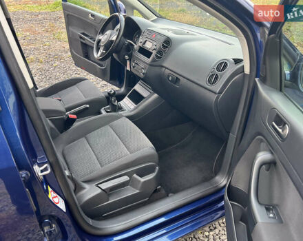 Синий Фольксваген Гольф Плюс, объемом двигателя 1.4 л и пробегом 220 тыс. км за 7200 $, фото 19 на Automoto.ua