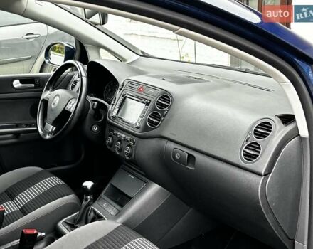 Синий Фольксваген Гольф Плюс, объемом двигателя 1.6 л и пробегом 238 тыс. км за 6850 $, фото 99 на Automoto.ua