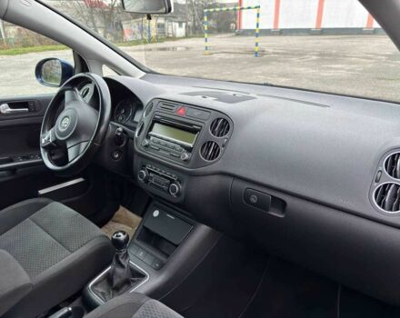 Синий Фольксваген Гольф Плюс, объемом двигателя 1.4 л и пробегом 275 тыс. км за 7200 $, фото 7 на Automoto.ua