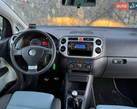 Синій Фольксваген Golf Plus, об'ємом двигуна 1.6 л та пробігом 219 тис. км за 7790 $, фото 18 на Automoto.ua