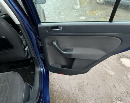 Синий Фольксваген Гольф Плюс, объемом двигателя 1.6 л и пробегом 331 тыс. км за 6500 $, фото 3 на Automoto.ua