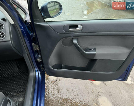 Синій Фольксваген Golf Plus, об'ємом двигуна 1.6 л та пробігом 331 тис. км за 6500 $, фото 12 на Automoto.ua