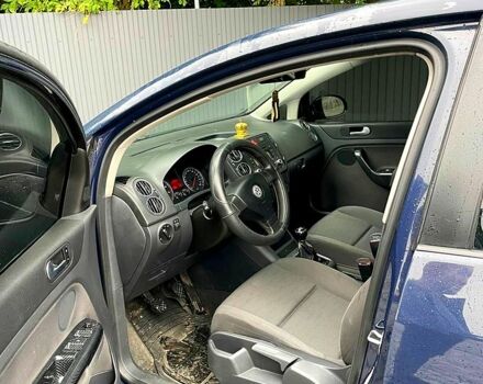 Синий Фольксваген Гольф Плюс, объемом двигателя 1.6 л и пробегом 280 тыс. км за 4300 $, фото 4 на Automoto.ua