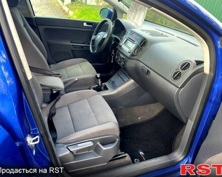 Синий Фольксваген Гольф Плюс, объемом двигателя 1.6 л и пробегом 224 тыс. км за 5200 $, фото 5 на Automoto.ua