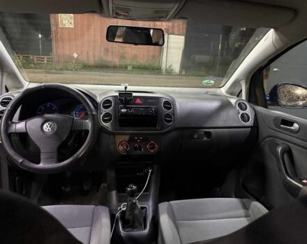 Синий Фольксваген Гольф Плюс, объемом двигателя 1.9 л и пробегом 300 тыс. км за 2950 $, фото 15 на Automoto.ua