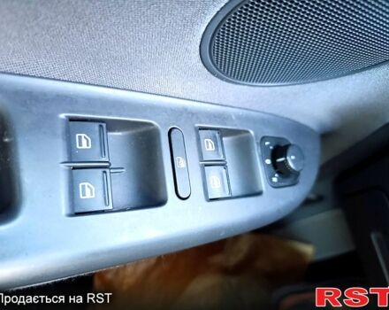 Синий Фольксваген Гольф Плюс, объемом двигателя 1.6 л и пробегом 184 тыс. км за 5799 $, фото 4 на Automoto.ua