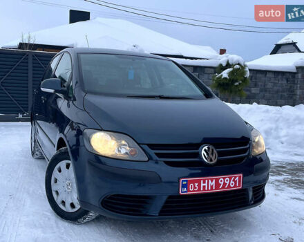 Синий Фольксваген Гольф Плюс, объемом двигателя 1.6 л и пробегом 214 тыс. км за 5250 $, фото 1 на Automoto.ua