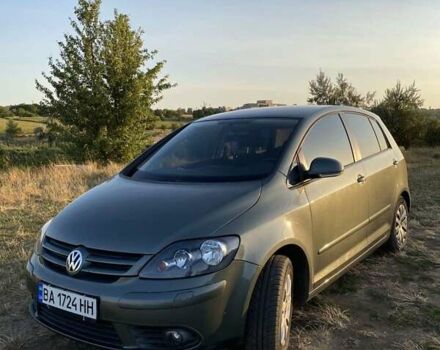 Зелений Фольксваген Golf Plus, об'ємом двигуна 1.6 л та пробігом 220 тис. км за 5500 $, фото 2 на Automoto.ua