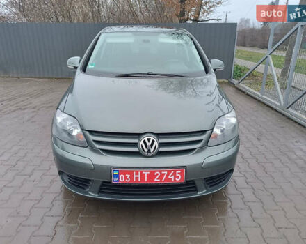 Зеленый Фольксваген Гольф Плюс, объемом двигателя 1.6 л и пробегом 212 тыс. км за 6399 $, фото 13 на Automoto.ua