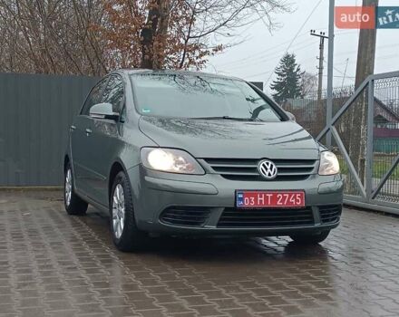 Зеленый Фольксваген Гольф Плюс, объемом двигателя 1.6 л и пробегом 212 тыс. км за 6399 $, фото 1 на Automoto.ua