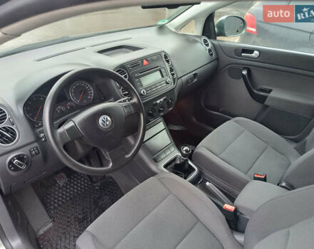 Зеленый Фольксваген Гольф Плюс, объемом двигателя 1.6 л и пробегом 212 тыс. км за 6399 $, фото 32 на Automoto.ua