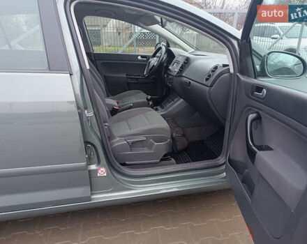 Зеленый Фольксваген Гольф Плюс, объемом двигателя 1.6 л и пробегом 212 тыс. км за 6399 $, фото 47 на Automoto.ua