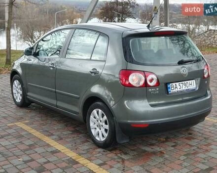 Зеленый Фольксваген Гольф Плюс, объемом двигателя 1.6 л и пробегом 124 тыс. км за 6999 $, фото 6 на Automoto.ua