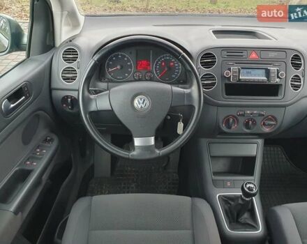 Зеленый Фольксваген Гольф Плюс, объемом двигателя 1.6 л и пробегом 124 тыс. км за 6999 $, фото 10 на Automoto.ua