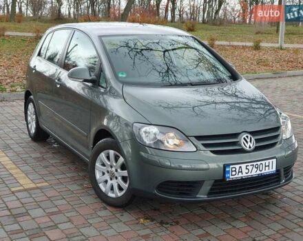 Зеленый Фольксваген Гольф Плюс, объемом двигателя 1.6 л и пробегом 124 тыс. км за 6999 $, фото 2 на Automoto.ua