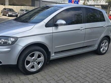 Фольксваген Гольф Плюс 2006 в Черновцах на Automoto.ua Зеленый Фольксваген Гольф Плюс, объемом двигателя 1.9 л и пробегом 290 тыс. км за 7300 $, фото 1 на Automoto.ua