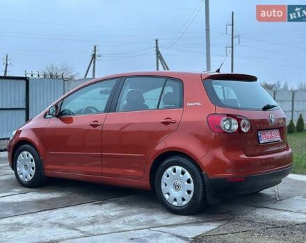 Оранжевый Фольксваген Гольф Плюс, объемом двигателя 1.4 л и пробегом 149 тыс. км за 6000 $, фото 4 на Automoto.ua