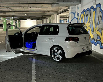 Белый Фольксваген Гольф Р, объемом двигателя 1.98 л и пробегом 190 тыс. км за 11000 $, фото 6 на Automoto.ua