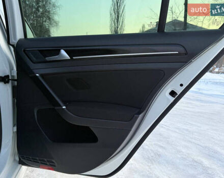 Білий Фольксваген Гольф Р, об'ємом двигуна 1.98 л та пробігом 150 тис. км за 17500 $, фото 15 на Automoto.ua