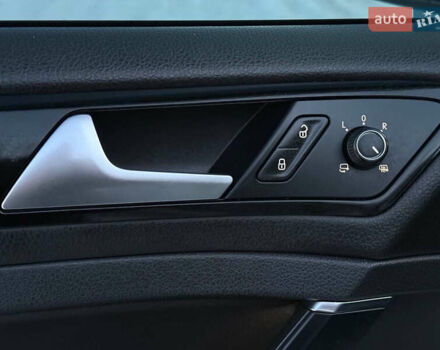 Білий Фольксваген Гольф Р, об'ємом двигуна 1.98 л та пробігом 150 тис. км за 17500 $, фото 24 на Automoto.ua