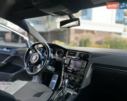 Белый Фольксваген Гольф Р, объемом двигателя 2 л и пробегом 210 тыс. км за 17500 $, фото 11 на Automoto.ua