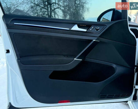 Білий Фольксваген Гольф Р, об'ємом двигуна 1.98 л та пробігом 150 тис. км за 17500 $, фото 25 на Automoto.ua