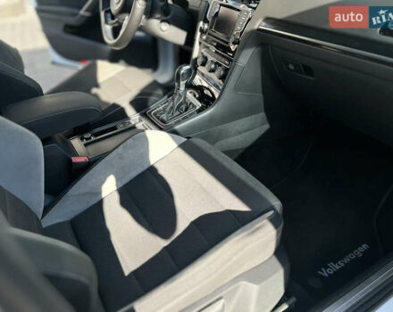 Белый Фольксваген Гольф Р, объемом двигателя 2 л и пробегом 210 тыс. км за 17500 $, фото 13 на Automoto.ua