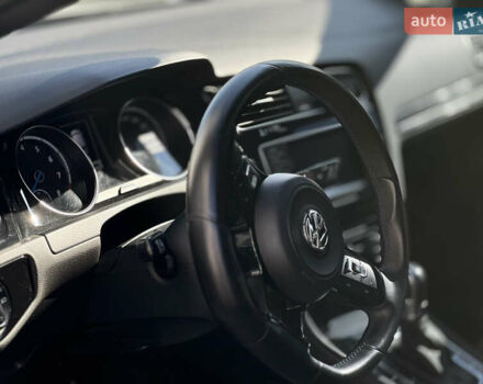 Белый Фольксваген Гольф Р, объемом двигателя 2 л и пробегом 210 тыс. км за 17500 $, фото 10 на Automoto.ua