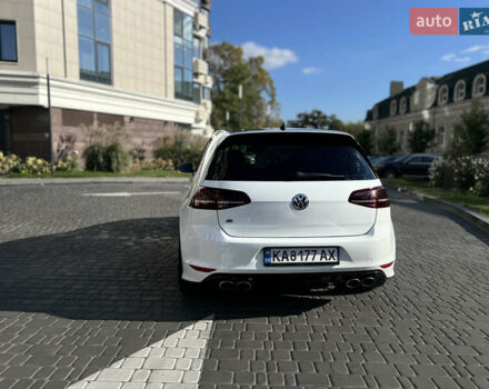 Белый Фольксваген Гольф Р, объемом двигателя 2 л и пробегом 210 тыс. км за 17500 $, фото 5 на Automoto.ua