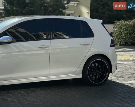 Белый Фольксваген Гольф Р, объемом двигателя 2 л и пробегом 210 тыс. км за 17500 $, фото 2 на Automoto.ua