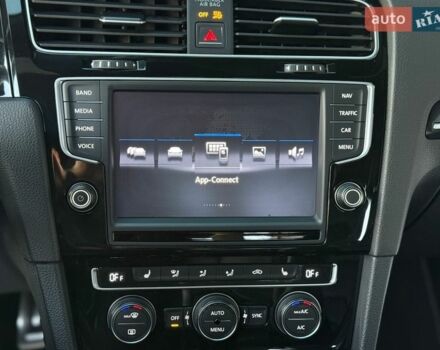 Білий Фольксваген Гольф Р, об'ємом двигуна 2 л та пробігом 138 тис. км за 17499 $, фото 58 на Automoto.ua