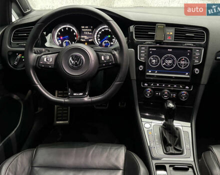 Белый Фольксваген Гольф Р, объемом двигателя 1.98 л и пробегом 136 тыс. км за 21500 $, фото 15 на Automoto.ua