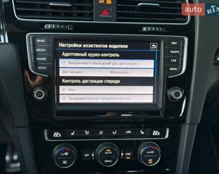 Білий Фольксваген Гольф Р, об'ємом двигуна 2 л та пробігом 138 тис. км за 17499 $, фото 63 на Automoto.ua