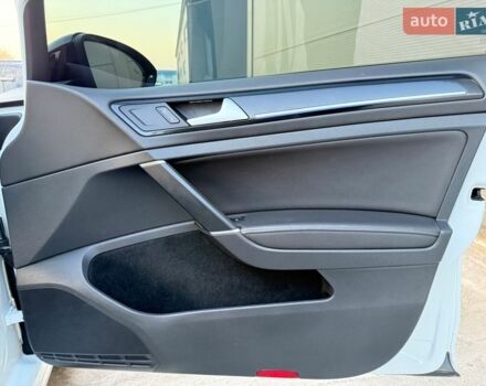 Білий Фольксваген Гольф Р, об'ємом двигуна 2 л та пробігом 138 тис. км за 17499 $, фото 73 на Automoto.ua