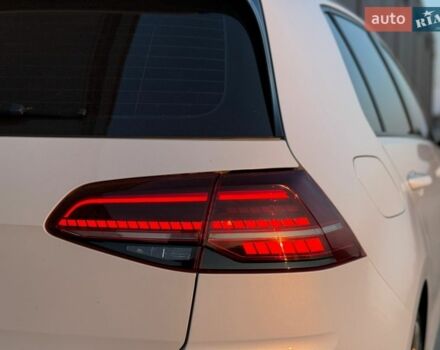 Білий Фольксваген Гольф Р, об'ємом двигуна 2 л та пробігом 138 тис. км за 17499 $, фото 30 на Automoto.ua