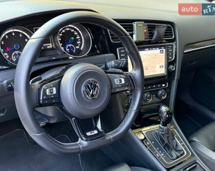 Белый Фольксваген Гольф Р, объемом двигателя 1.98 л и пробегом 137 тыс. км за 19000 $, фото 15 на Automoto.ua